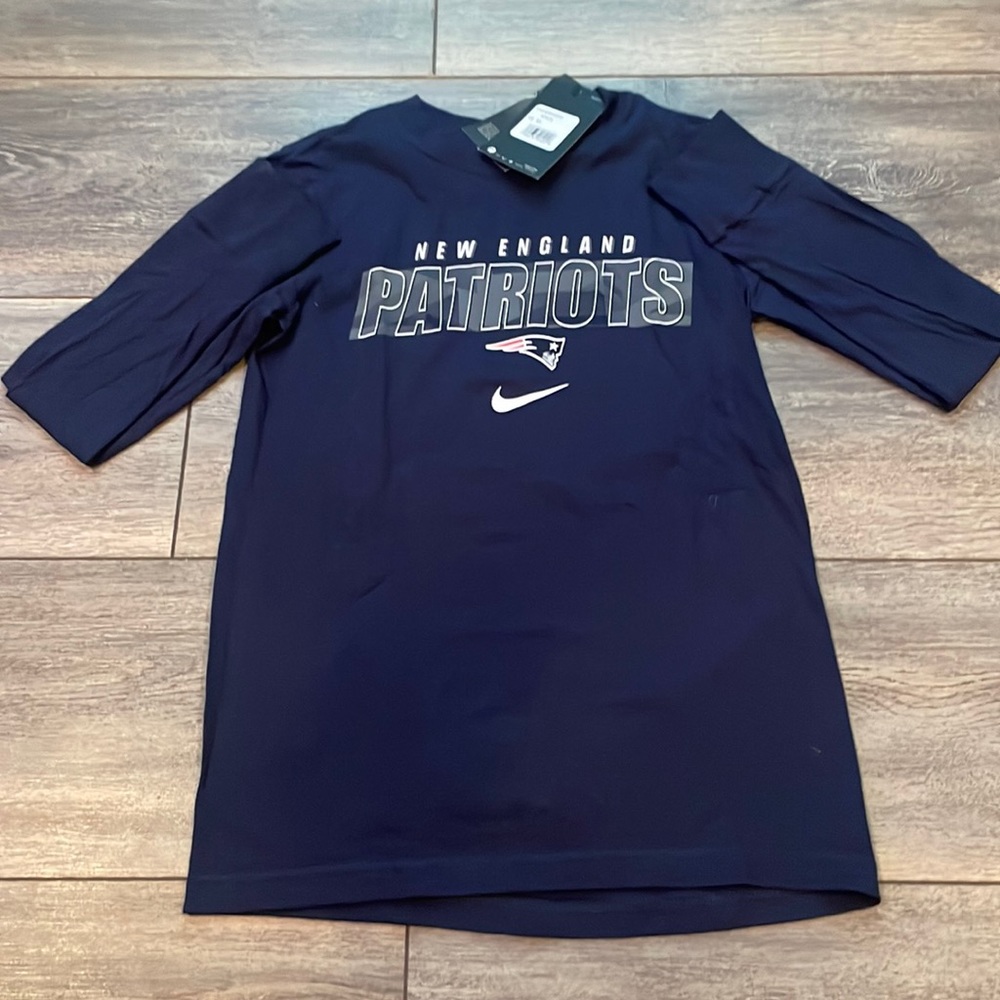 Team apparel New England Patriots youth long sleeve tee